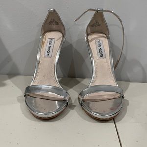 STEVE MADDEN‎ SILVER HEELS